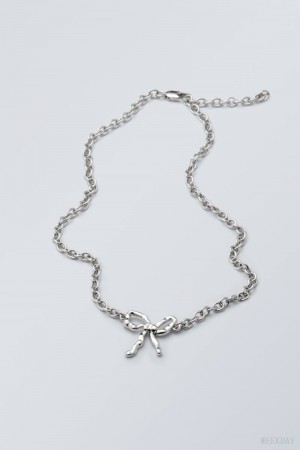 Weekday Bow Necklace Silver | PMMD0381