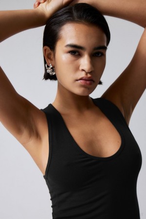 Weekday Deep U-Neck Tank Top Black | VPQM2133