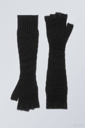 Weekday Long Knitted Gloves Black | TQMI7401