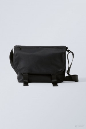 Weekday Messenger Bag Black | VLGY2923