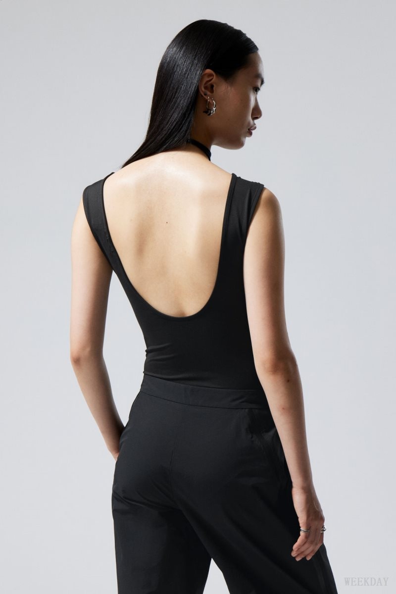 Weekday Alba Open Back Top Black | RNDK0505