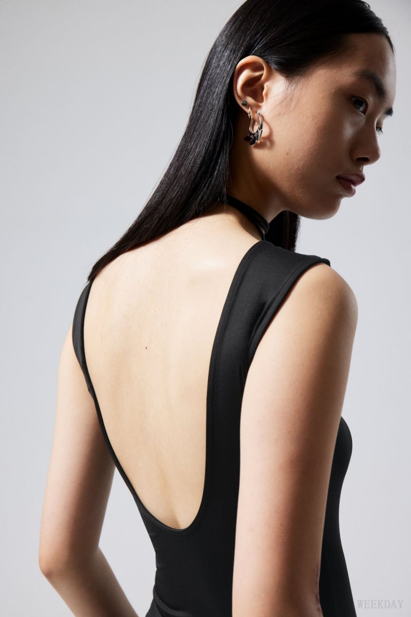 Weekday Alba Open Back Top Black | RNDK0505