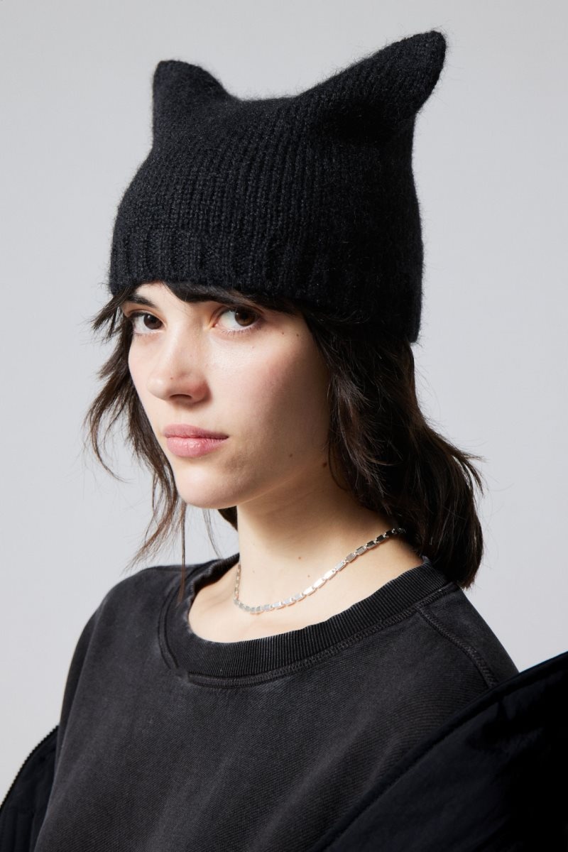 Weekday Cat Beanie Black | NROZ9189