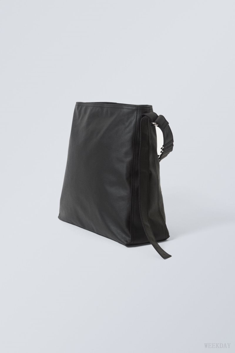 Weekday D-Ring Bag Black | SSJX9681