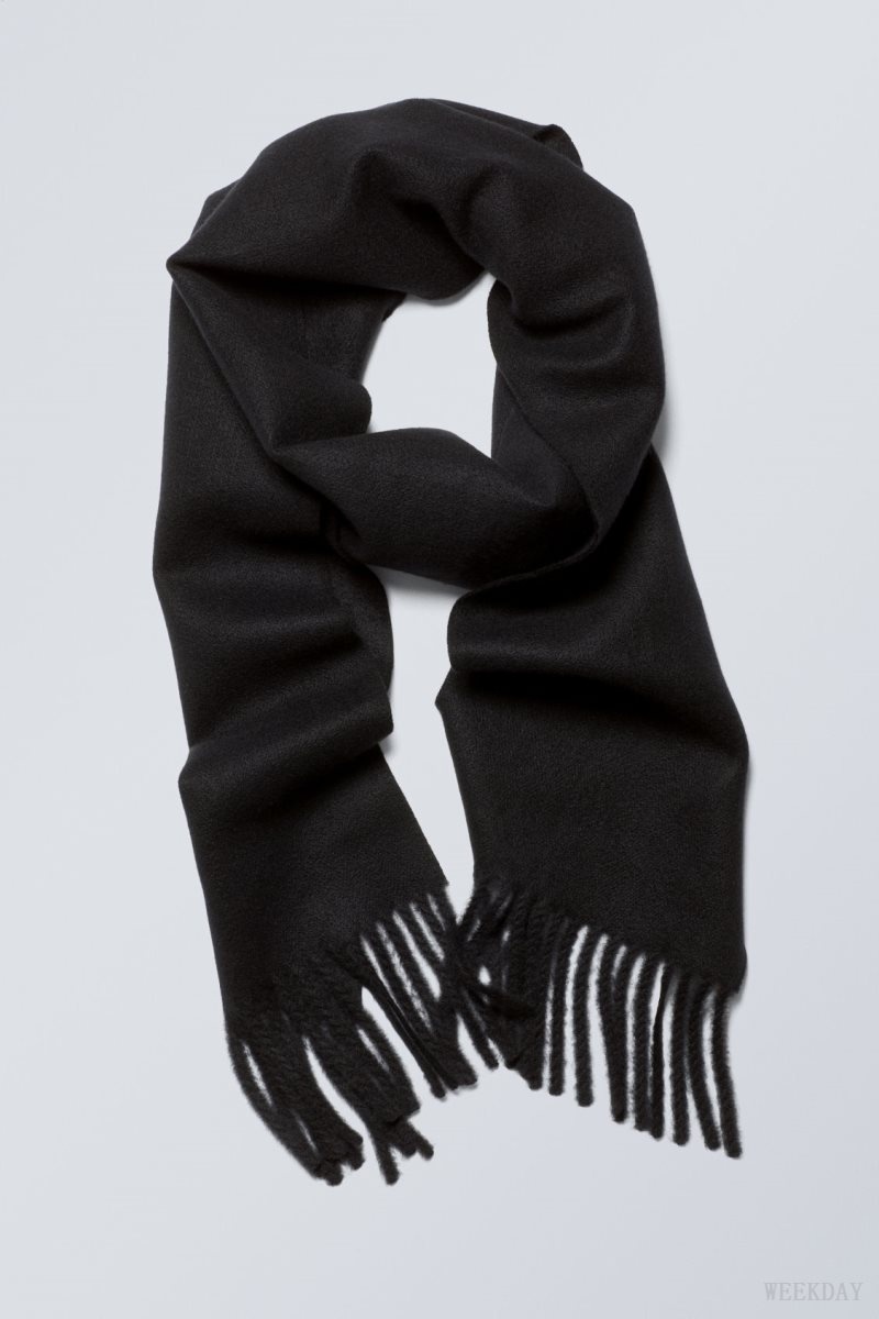 Weekday Essential Scarf Black | UDRF6111