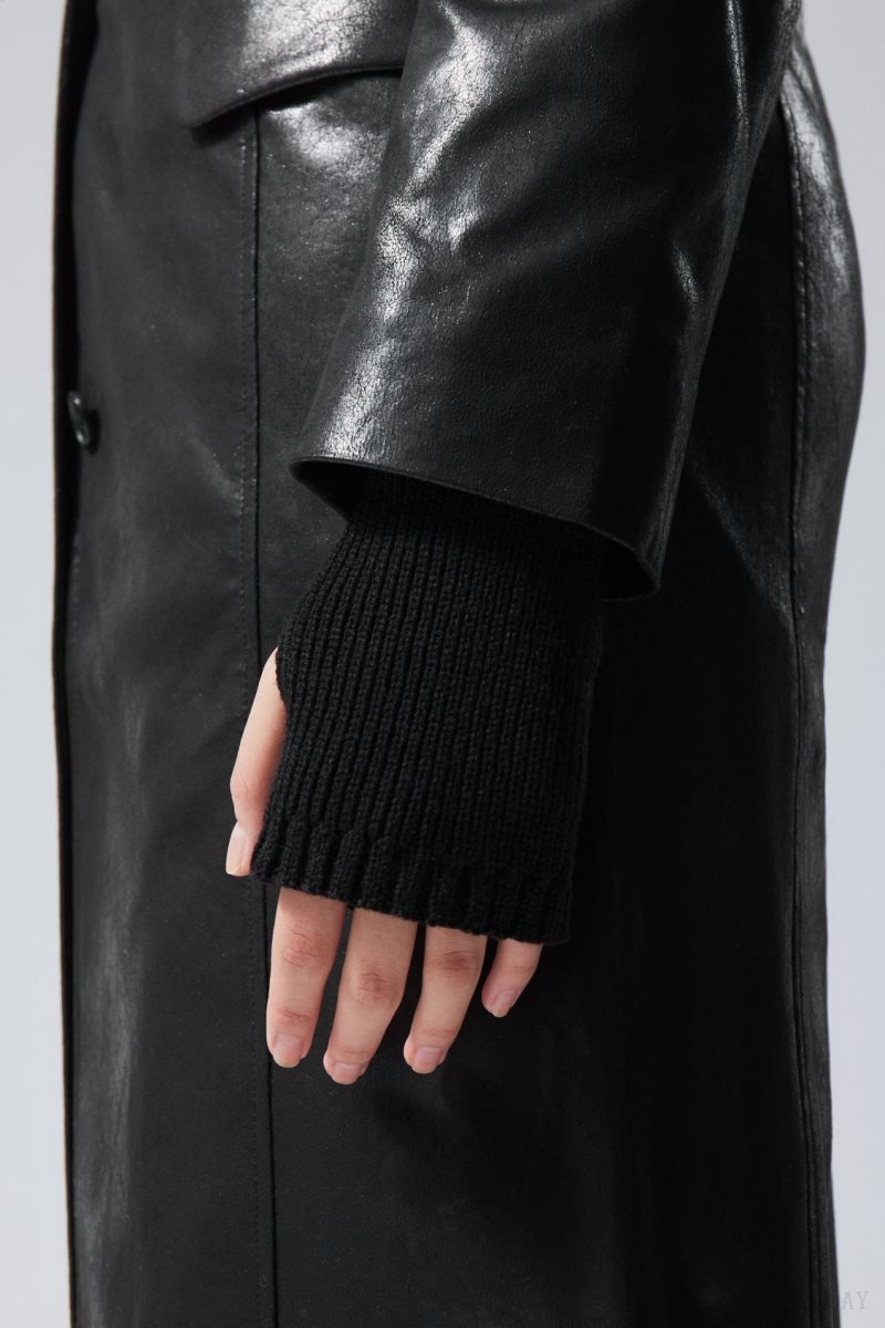 Weekday Hanna Wrist Warmer Black | RDGK0583