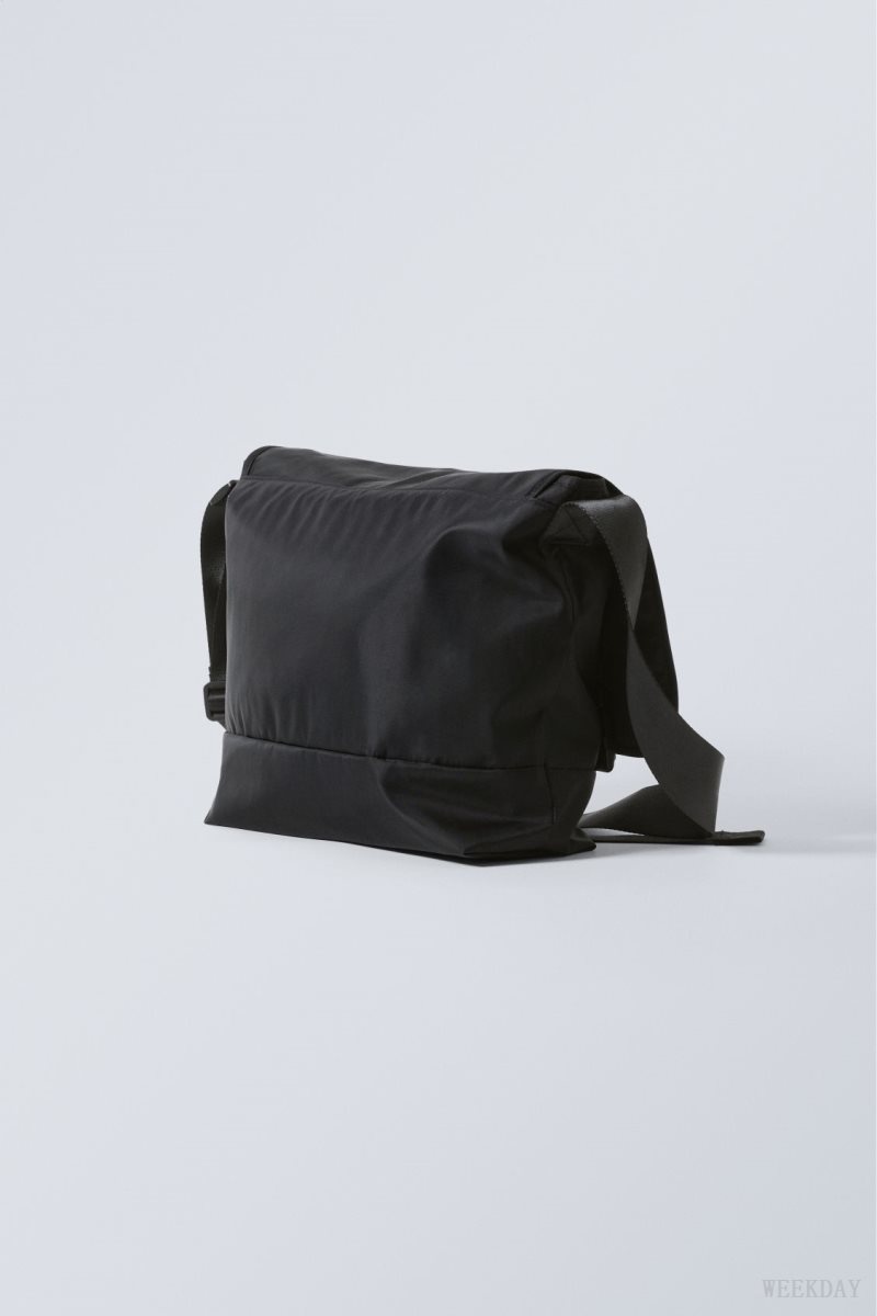 Weekday Messenger Bag Black | VLGY2923