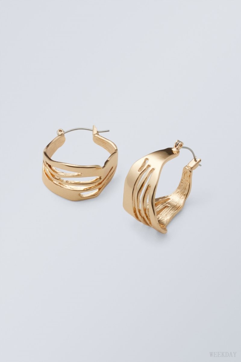 Weekday Motion Hoop Earrings Golden | FVCC6811