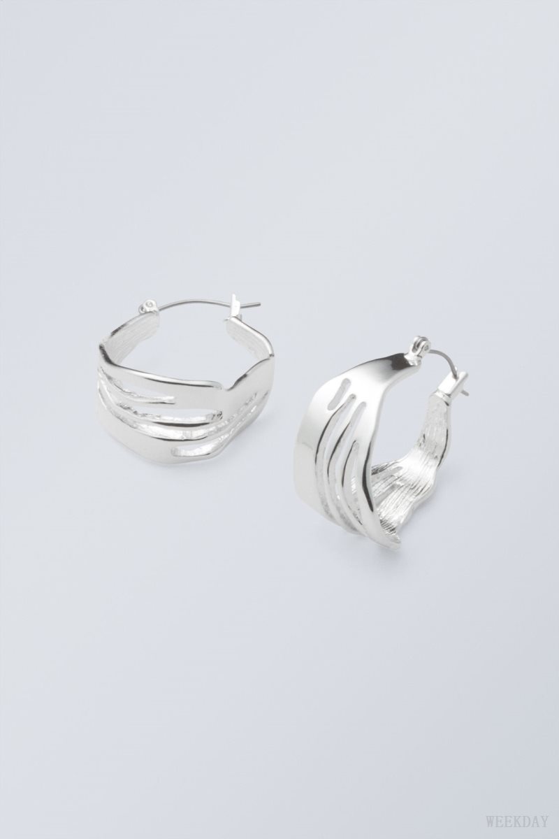 Weekday Motion Hoop Earrings Silver | ZFNC5974