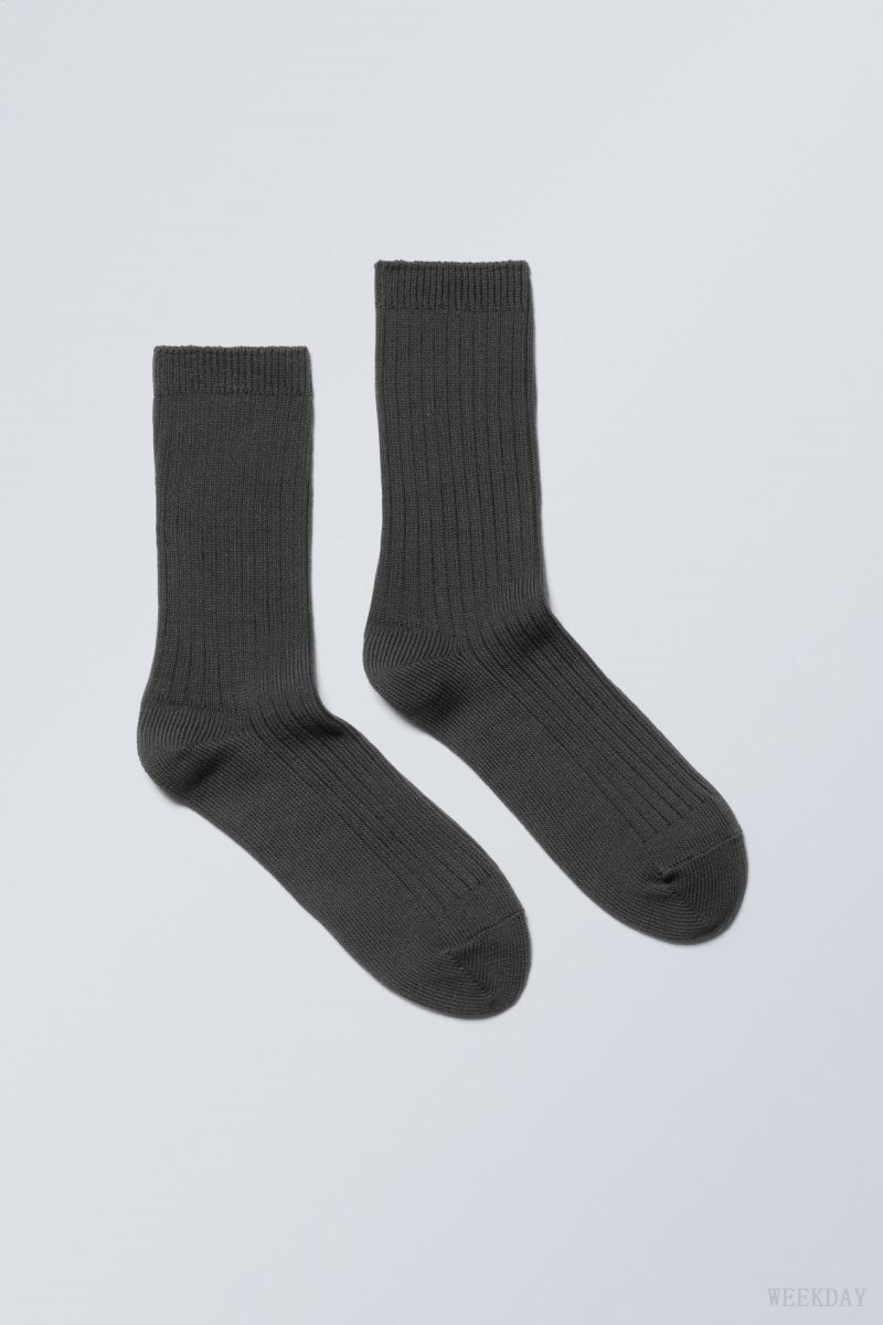 Weekday Pond Ribbed Socks Dark Grey | GIBD0475