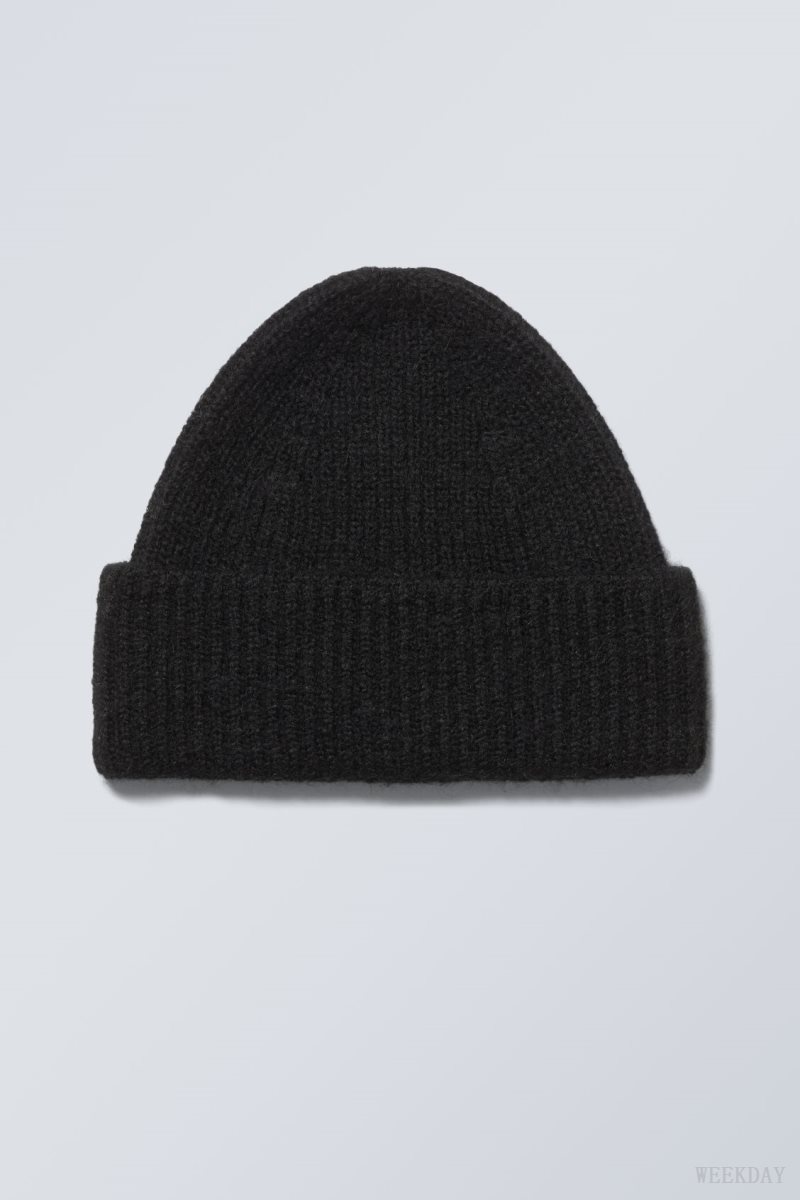 Weekday Pow Beanie Black | DJUC7500