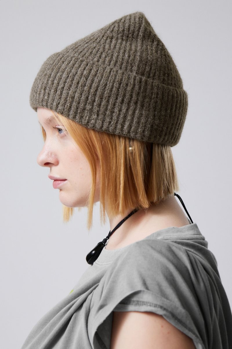 Weekday Pow Beanie Mole | XRTX9771