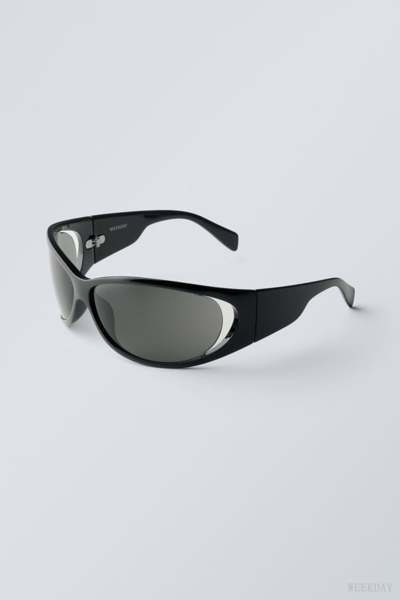 Weekday Strike Sunglasses Black | ILOM3048