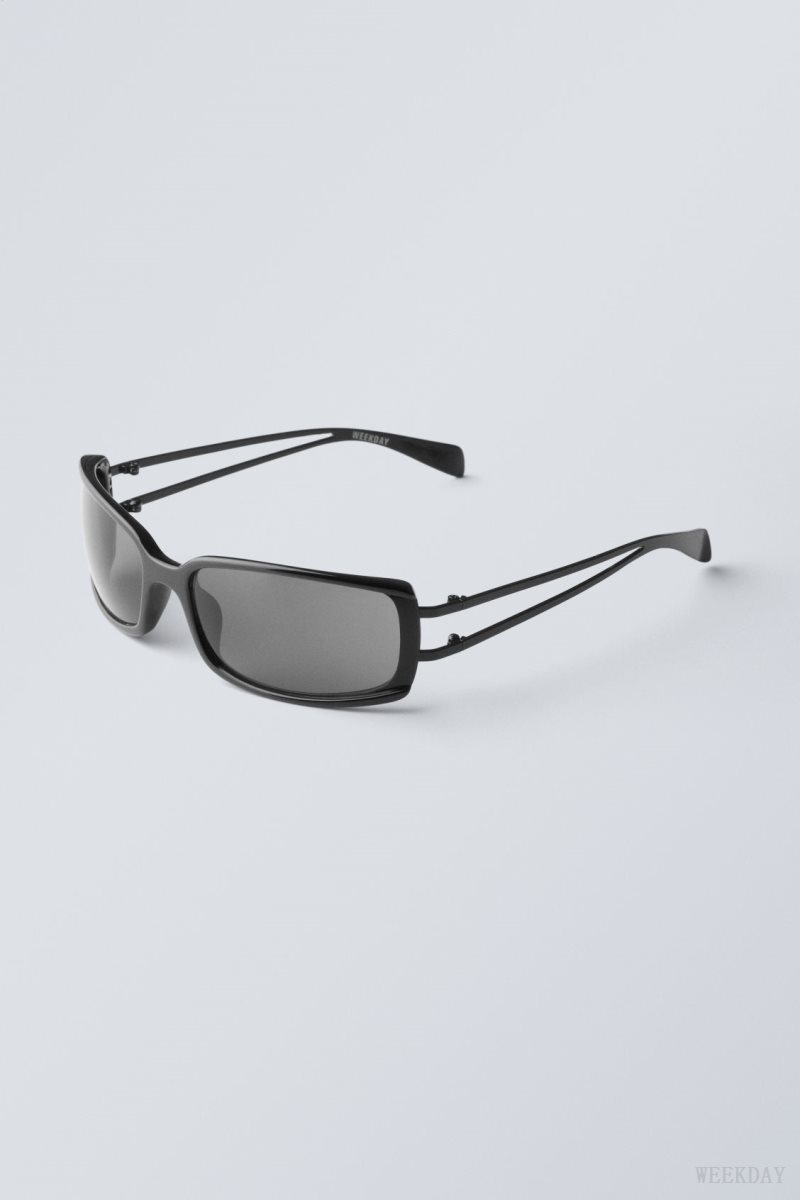 Weekday Tour Sunglasses Black | ZERM5867